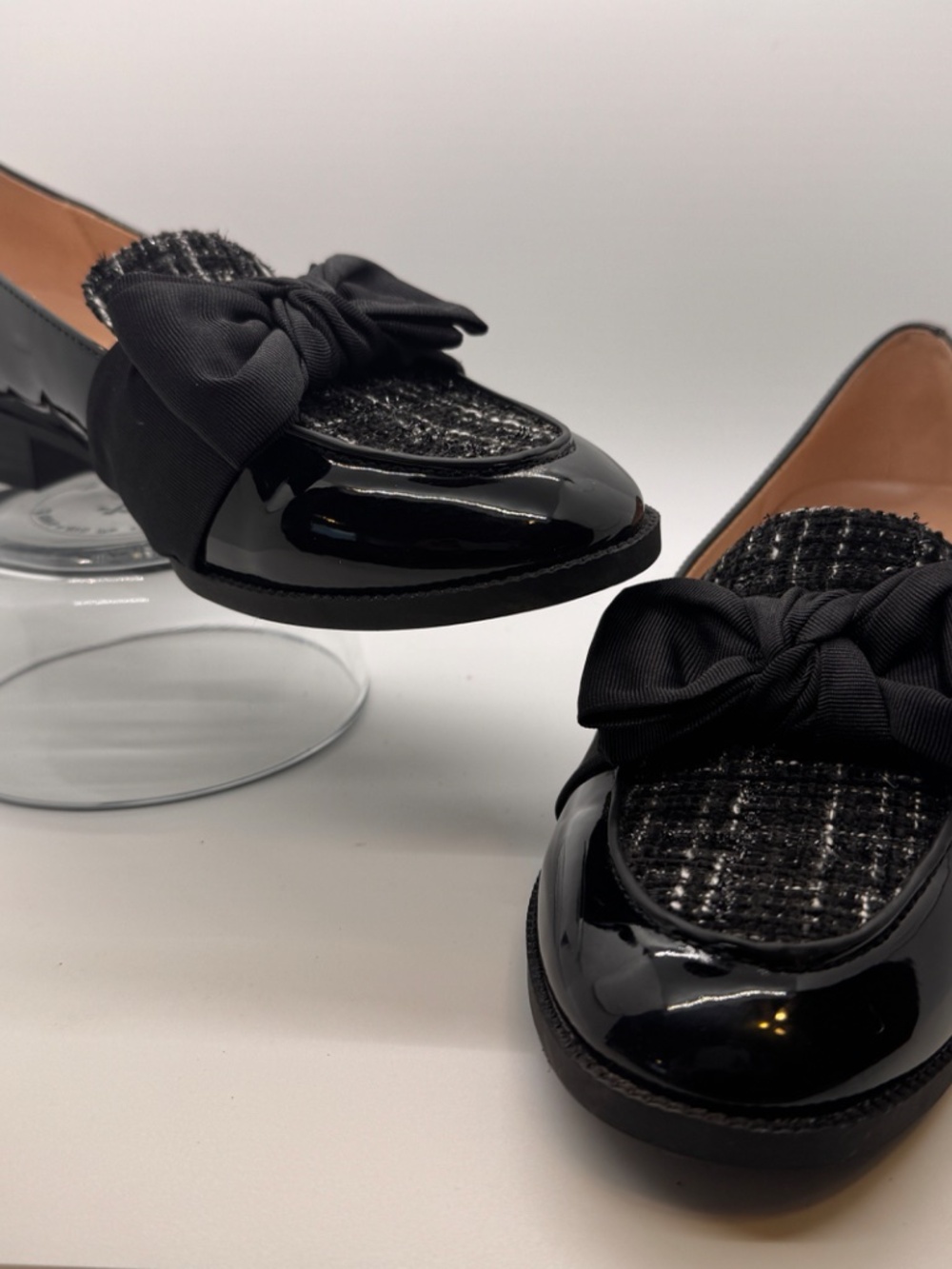 Bandolino Black Patent Loafers with Bow & Tweed Detail Women’s Size 7.5 Dress Sh - Picture 7 of 7